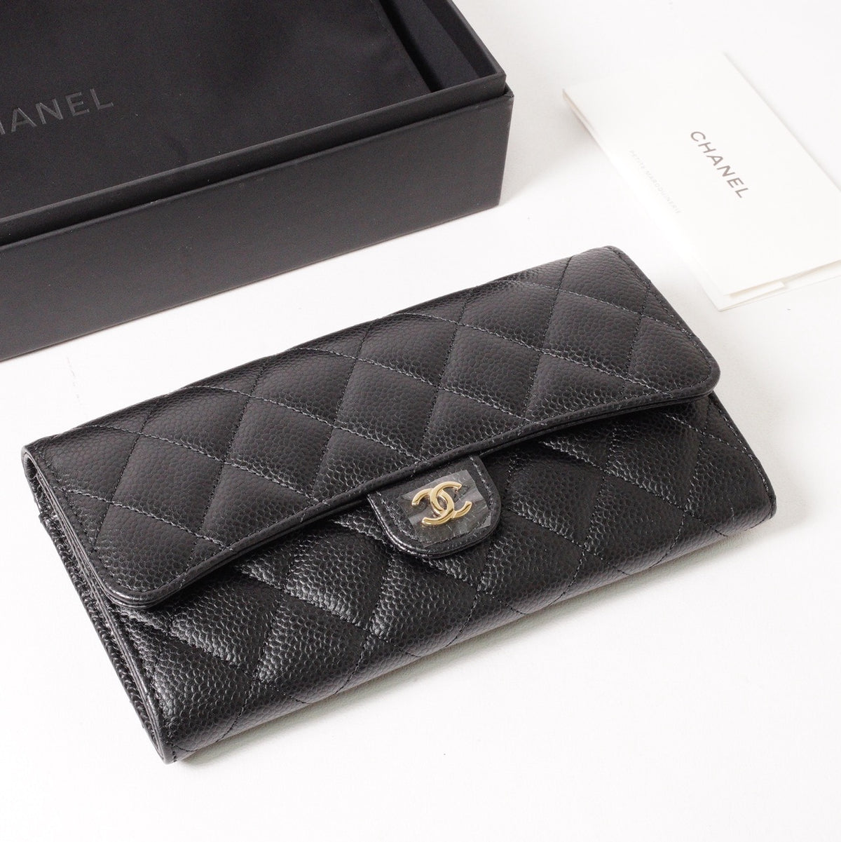 CHANEL 經典金色雙C LOGO菱格荔枝紋牛皮釦式長夾