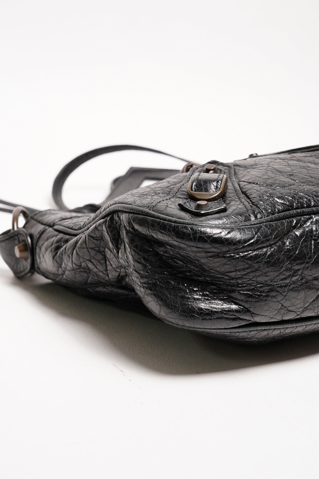 Balenciaga hip復古黑色羊皮斜背包