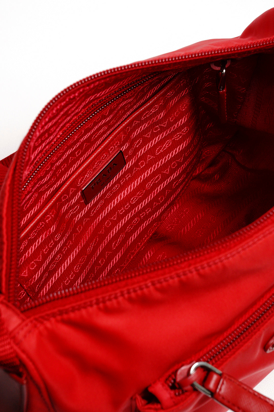 PRADA Tessuto Nylon 尼龍斜背包