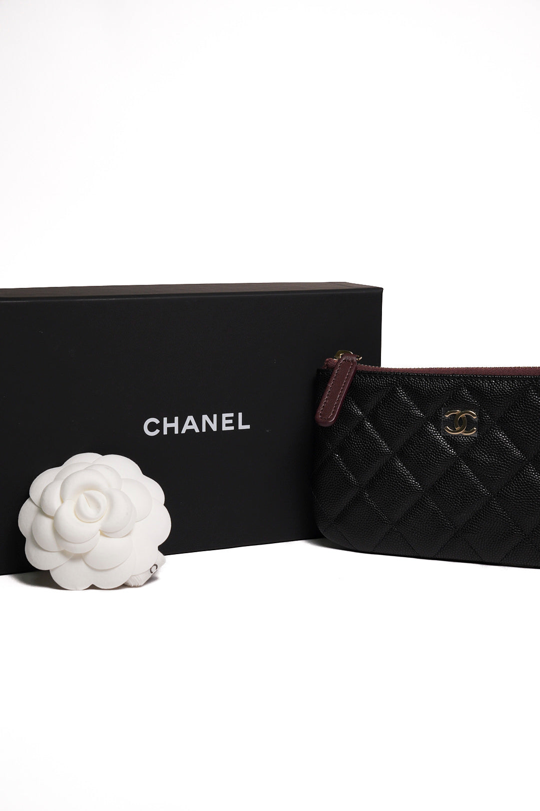 Chanel 金雙C粒文牛皮一字拉鍊手拿/零錢包