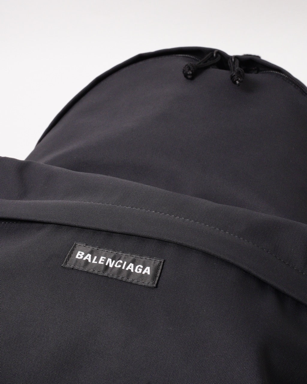 Balenciaga EXPLORER 雙面後背包 黑色 × 奶茶灰