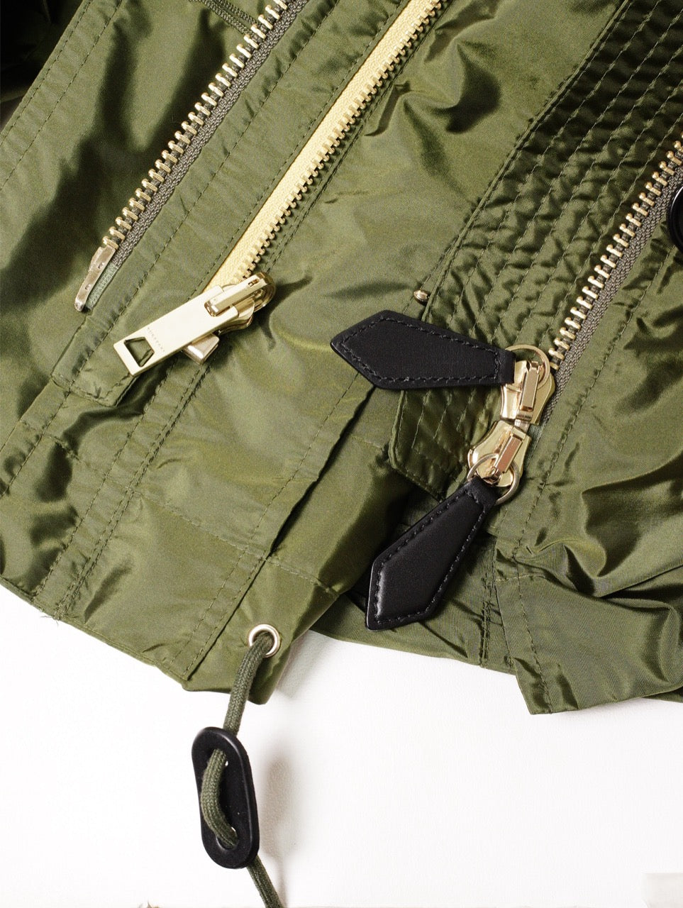 Burberry 兩件式軍綠色連帽羽絨外套