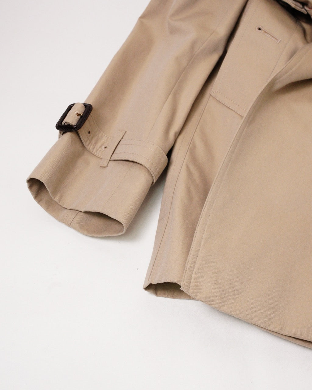 Burberry 經典雙排扣卡其色風衣外套