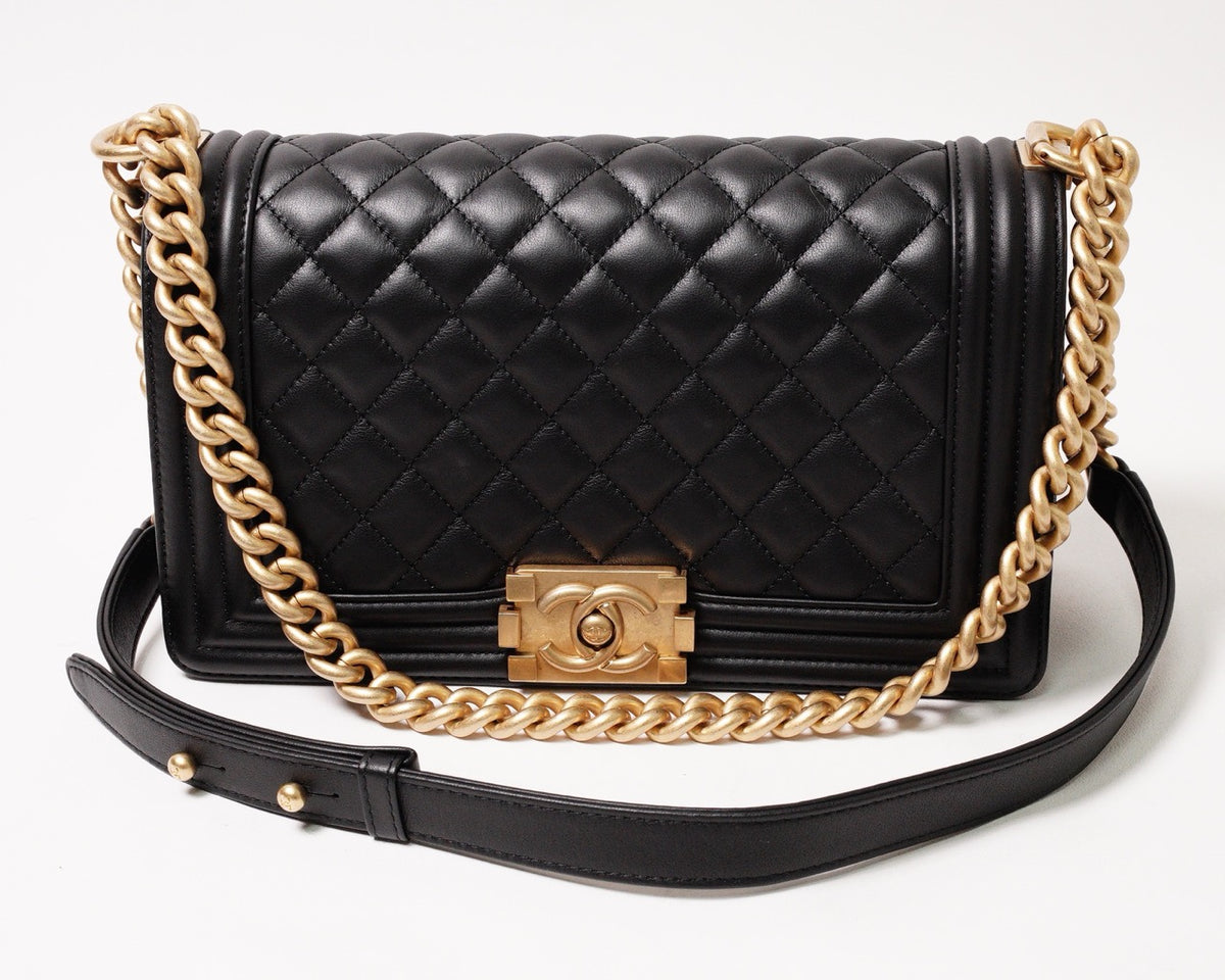 BOY CHANEL 經典金釦黑色小羊皮菱格紋