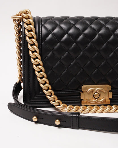 BOY CHANEL 經典金釦黑色小羊皮菱格紋