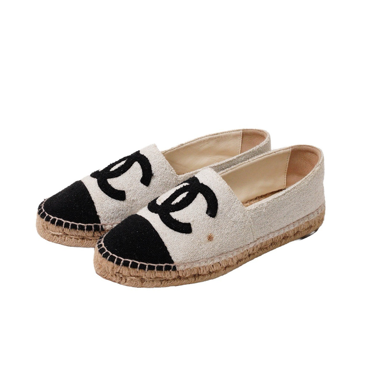 CHANEL 經典雙C Logo 黑白拼色帆布/毛呢草編漁夫鞋 EUR38