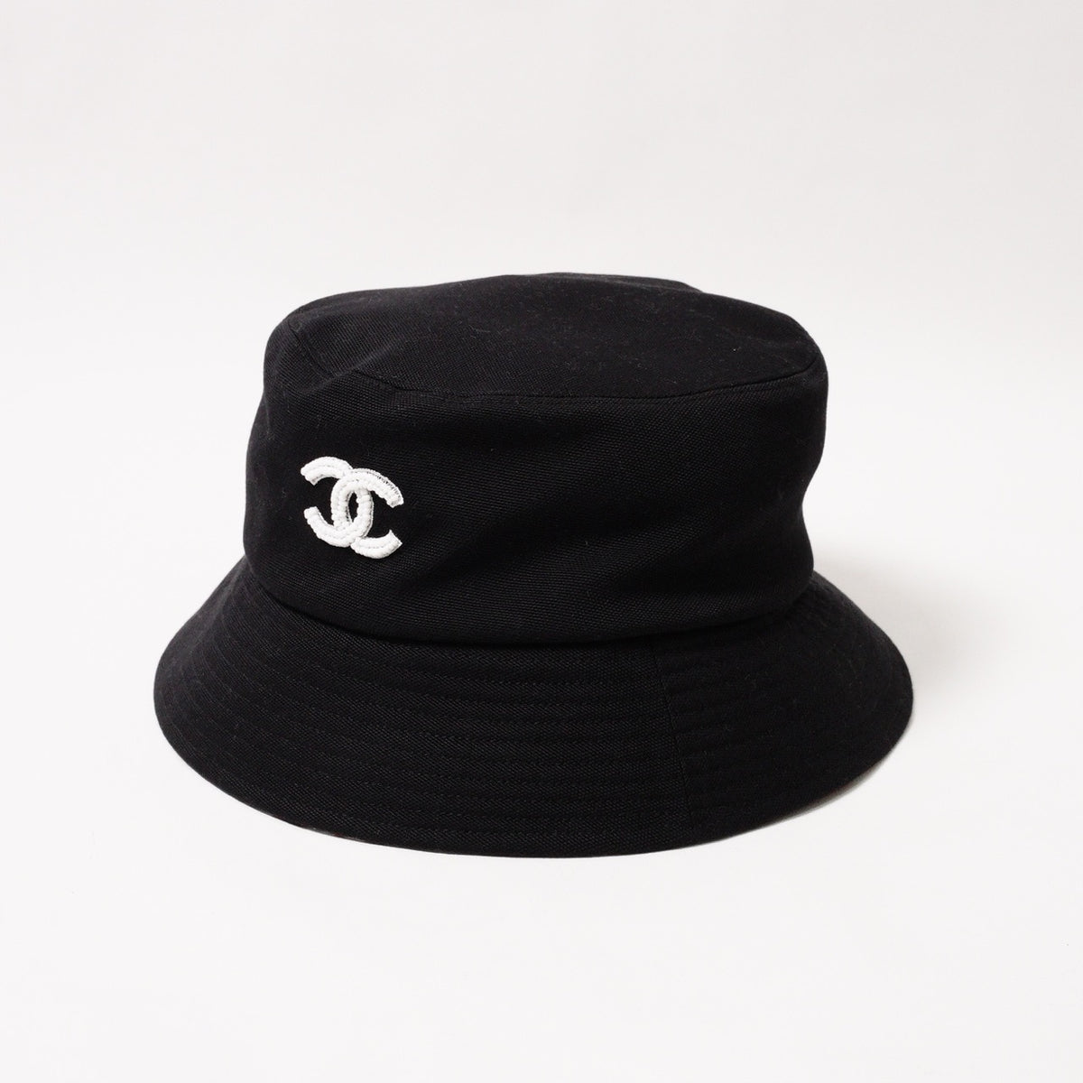 CHANEL 經典雙C珠珠漁夫帽 黑色