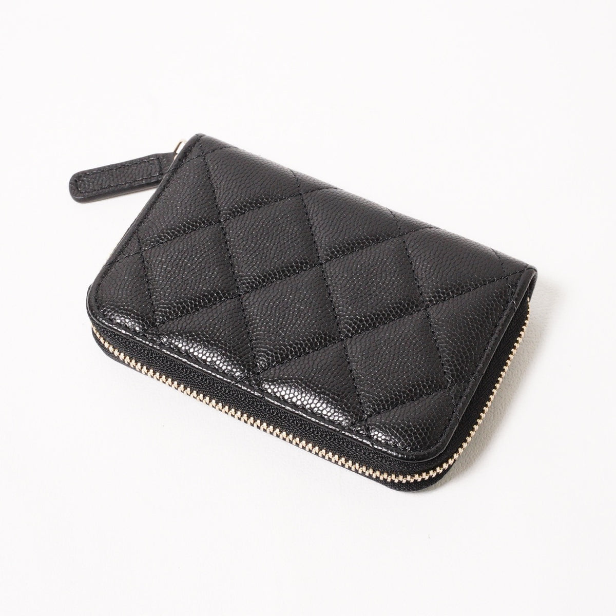 Chanel 經典CC水鑽LOGO 小牛皮ㄇ字拉鍊零錢包 2025年9月購買