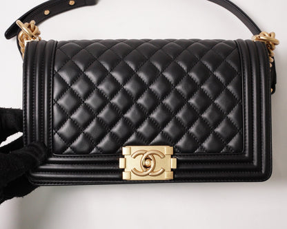 BOY CHANEL 經典金釦黑色小羊皮菱格紋