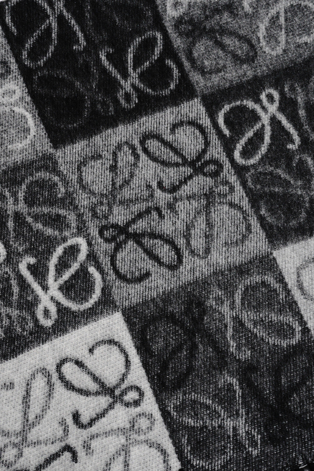 LOEWE 精選暢銷款羊毛/喀什米爾圍巾