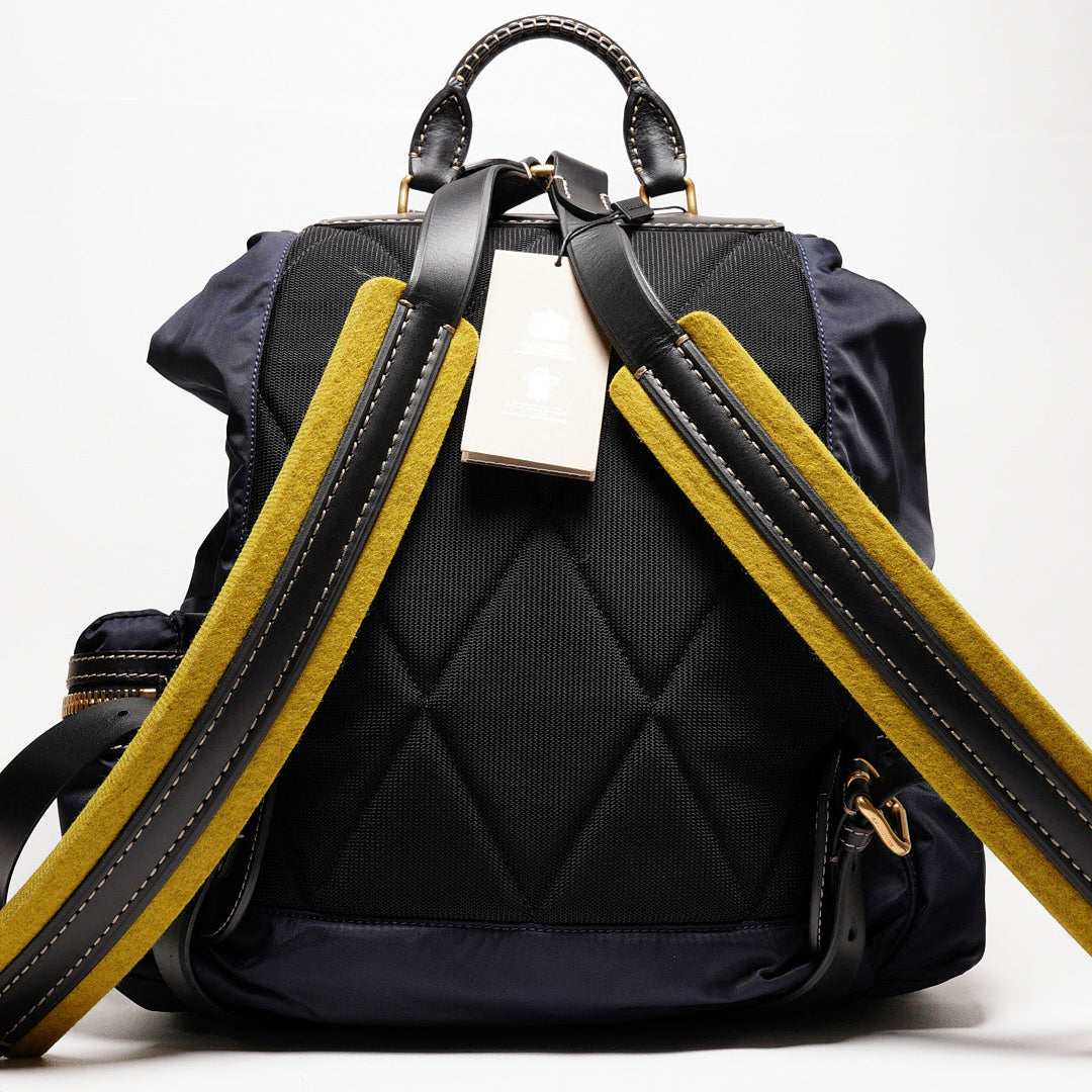 BURBERRY  The Rucksack Vintage 經典金色LOGO翻蓋中型後背包(藍色/M)
