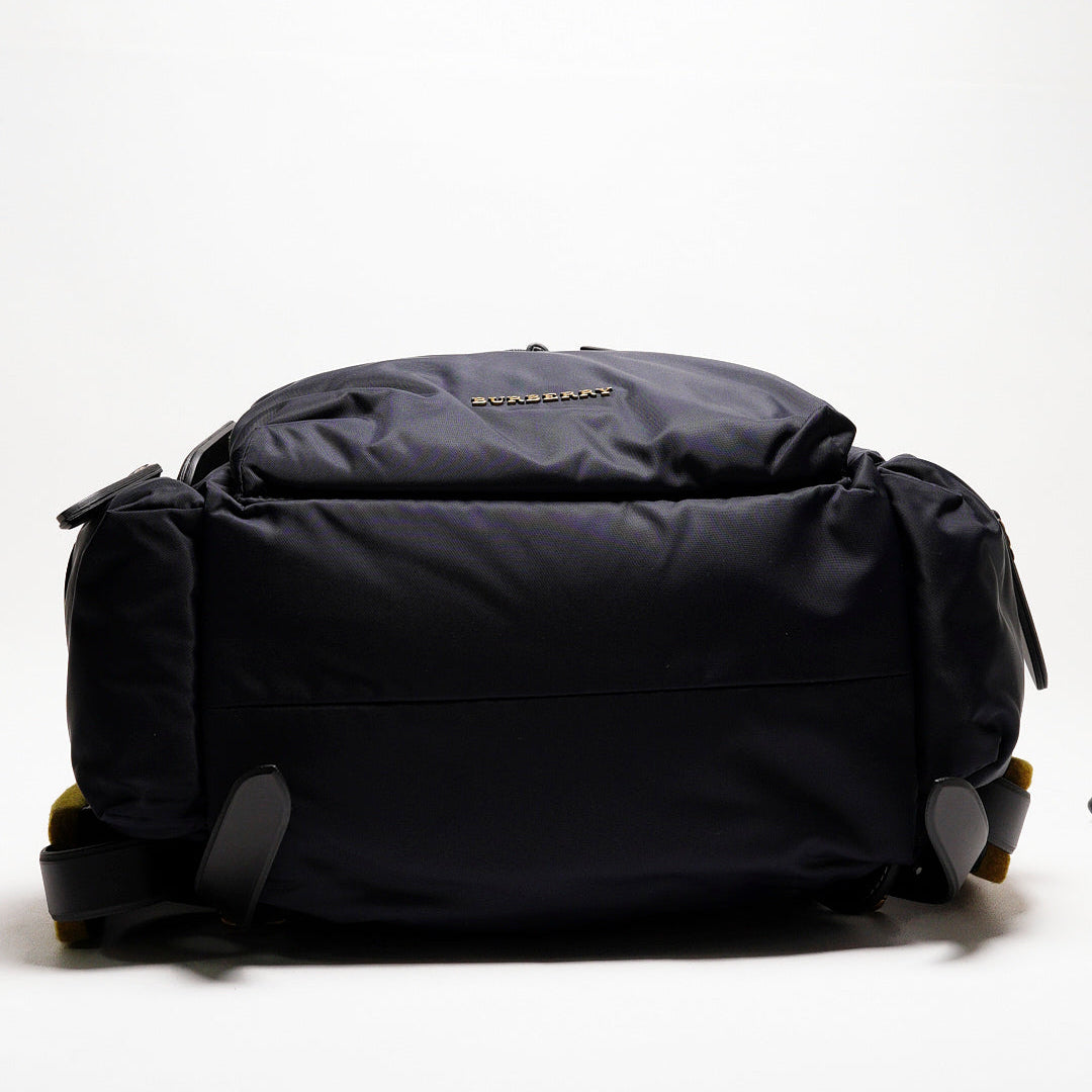 BURBERRY  The Rucksack Vintage 經典金色LOGO翻蓋中型後背包(藍色/M)