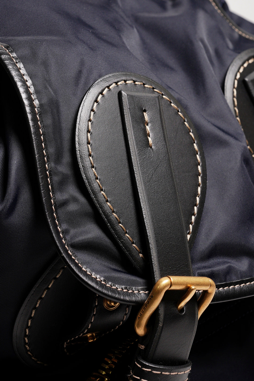 BURBERRY  The Rucksack Vintage 經典金色LOGO翻蓋中型後背包(藍色/M)