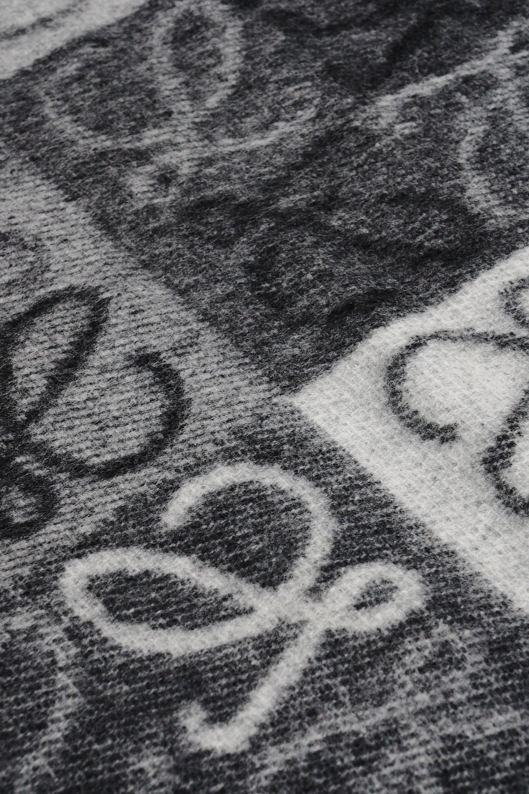 LOEWE 精選暢銷款羊毛/喀什米爾圍巾