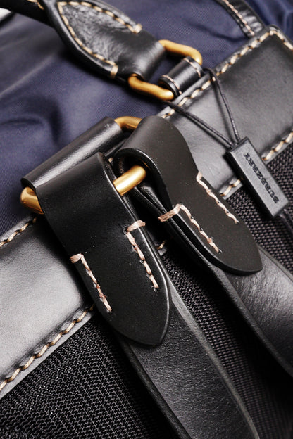 BURBERRY  The Rucksack Vintage 經典金色LOGO翻蓋中型後背包(藍色/M)