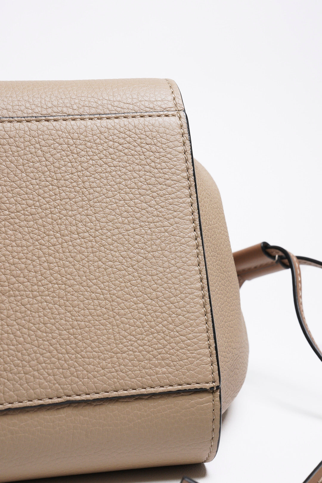 loewe mini hammock 吊床包 （沙色