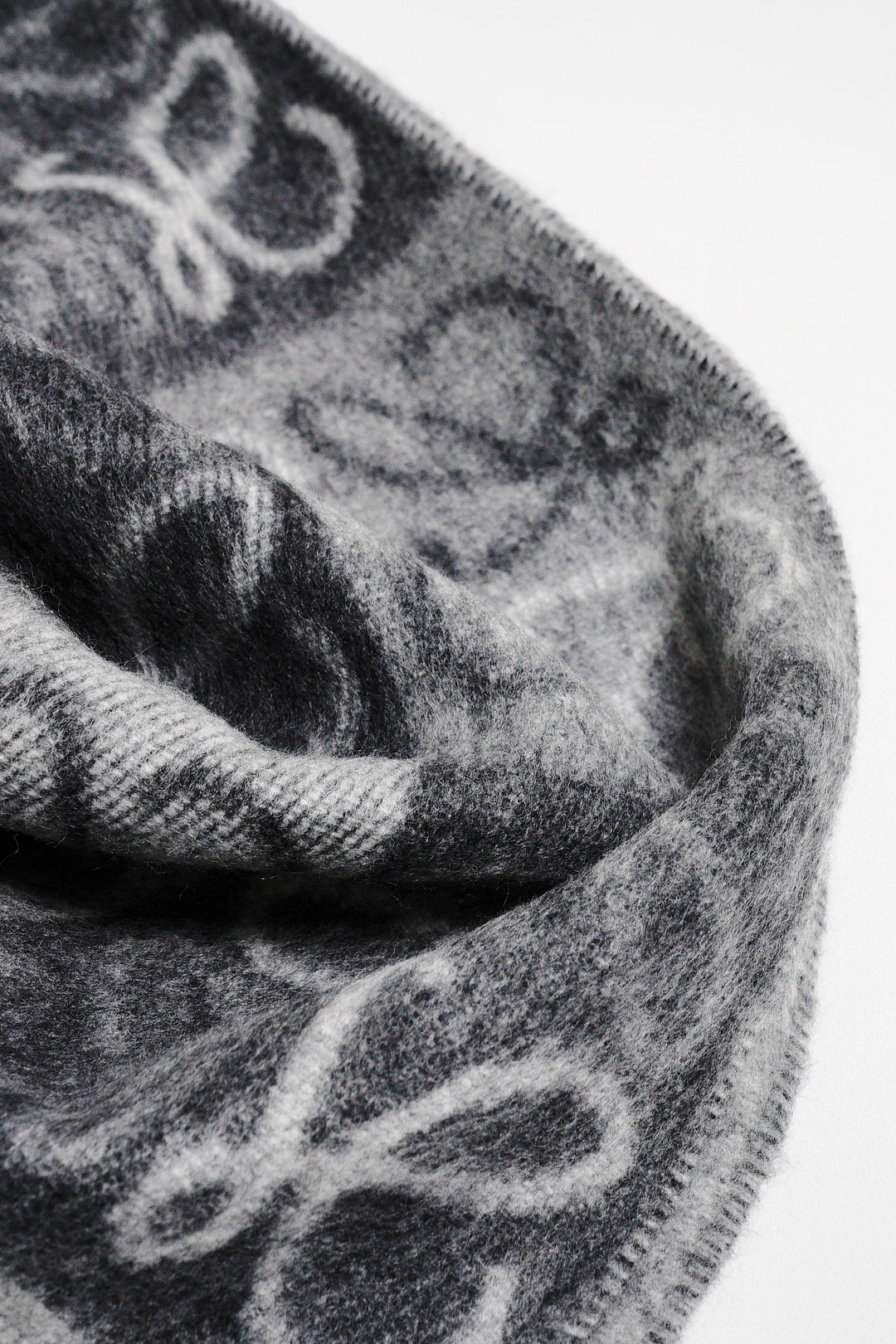 LOEWE 精選暢銷款羊毛/喀什米爾圍巾