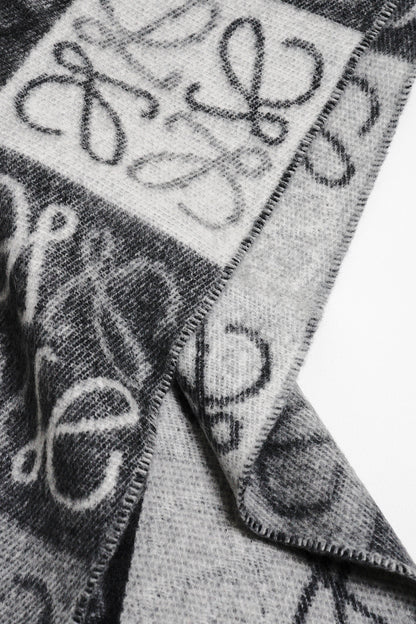 LOEWE 精選暢銷款羊毛/喀什米爾圍巾