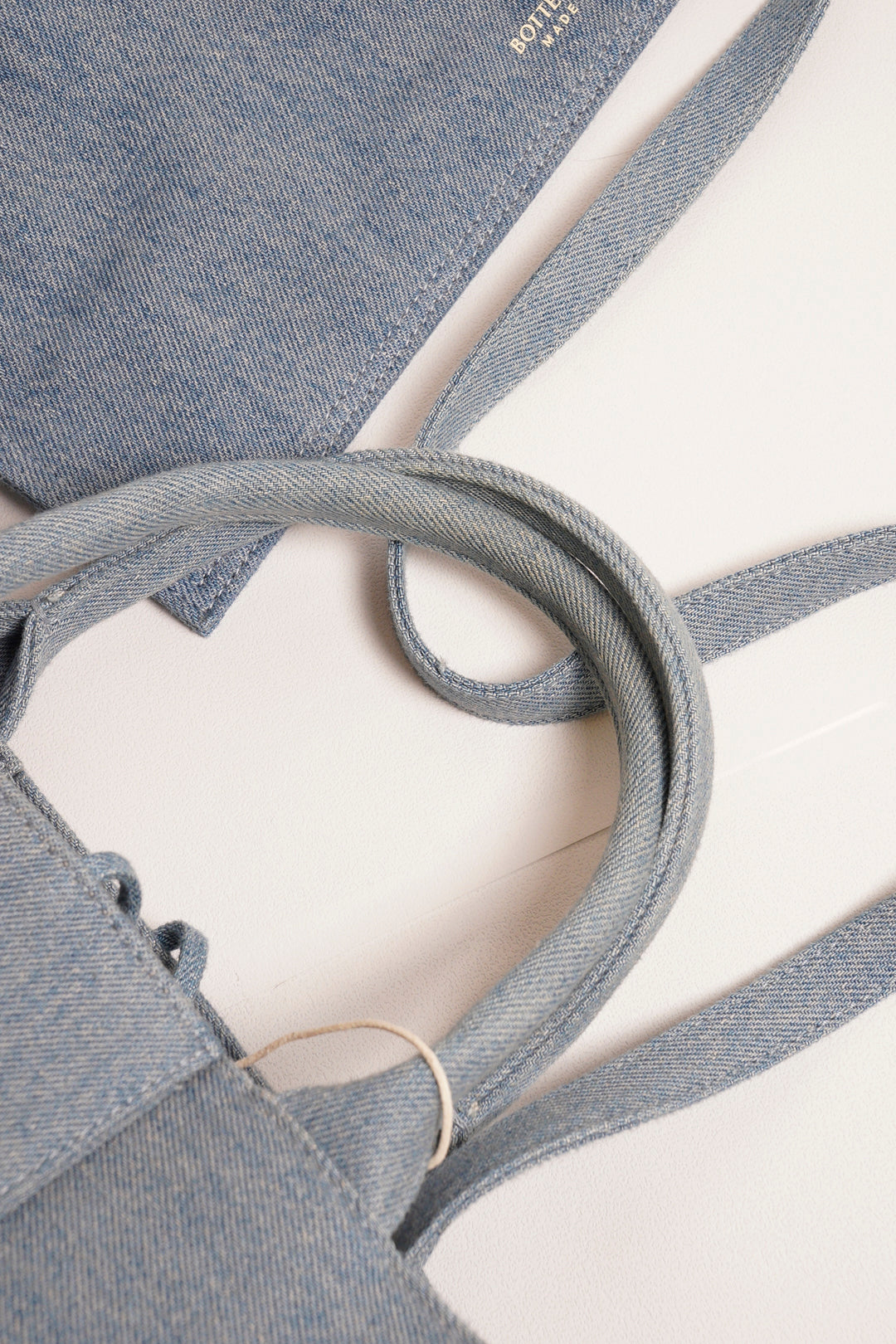 Bottega Veneta 丹寧編織托特包（Arco Tote）