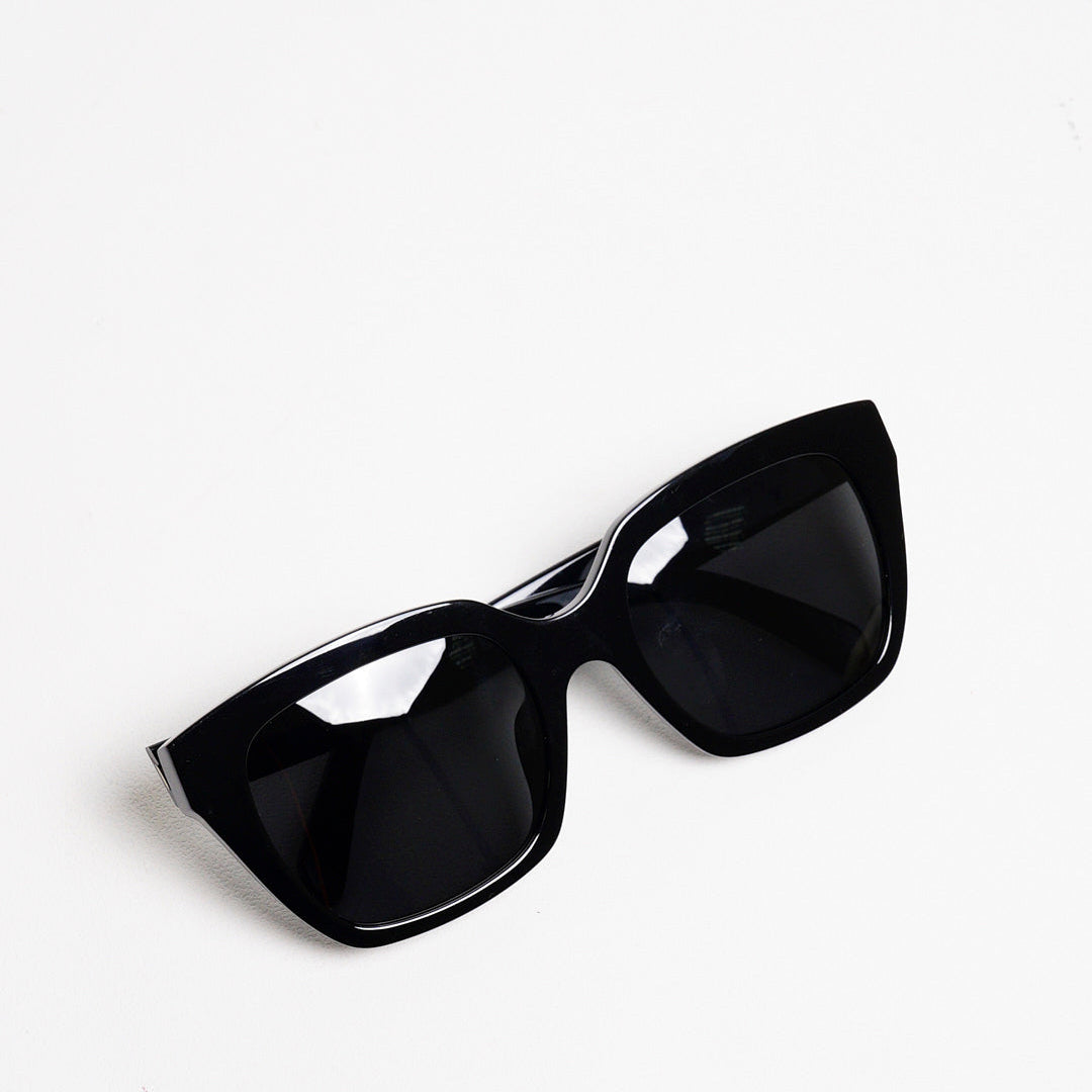 CELINE 亞洲版 時尚黑方框太陽眼鏡 CL40198F 01A 黑框深灰鏡片