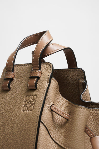 loewe mini hammock 吊床包 （沙色