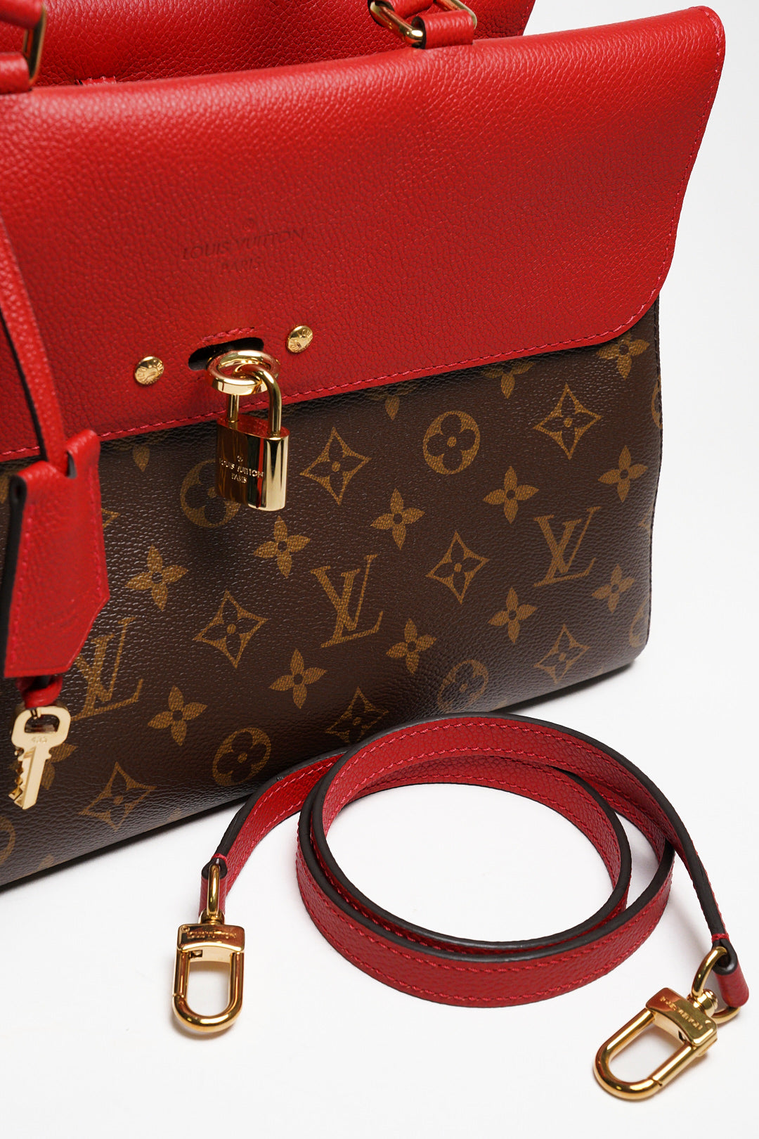 LOUIS VITTION Venus Monogram 帆布小牛皮手提包