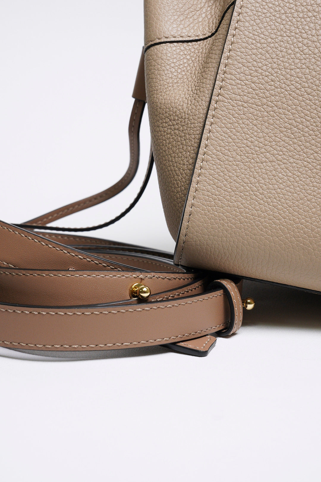 loewe mini hammock 吊床包 （沙色