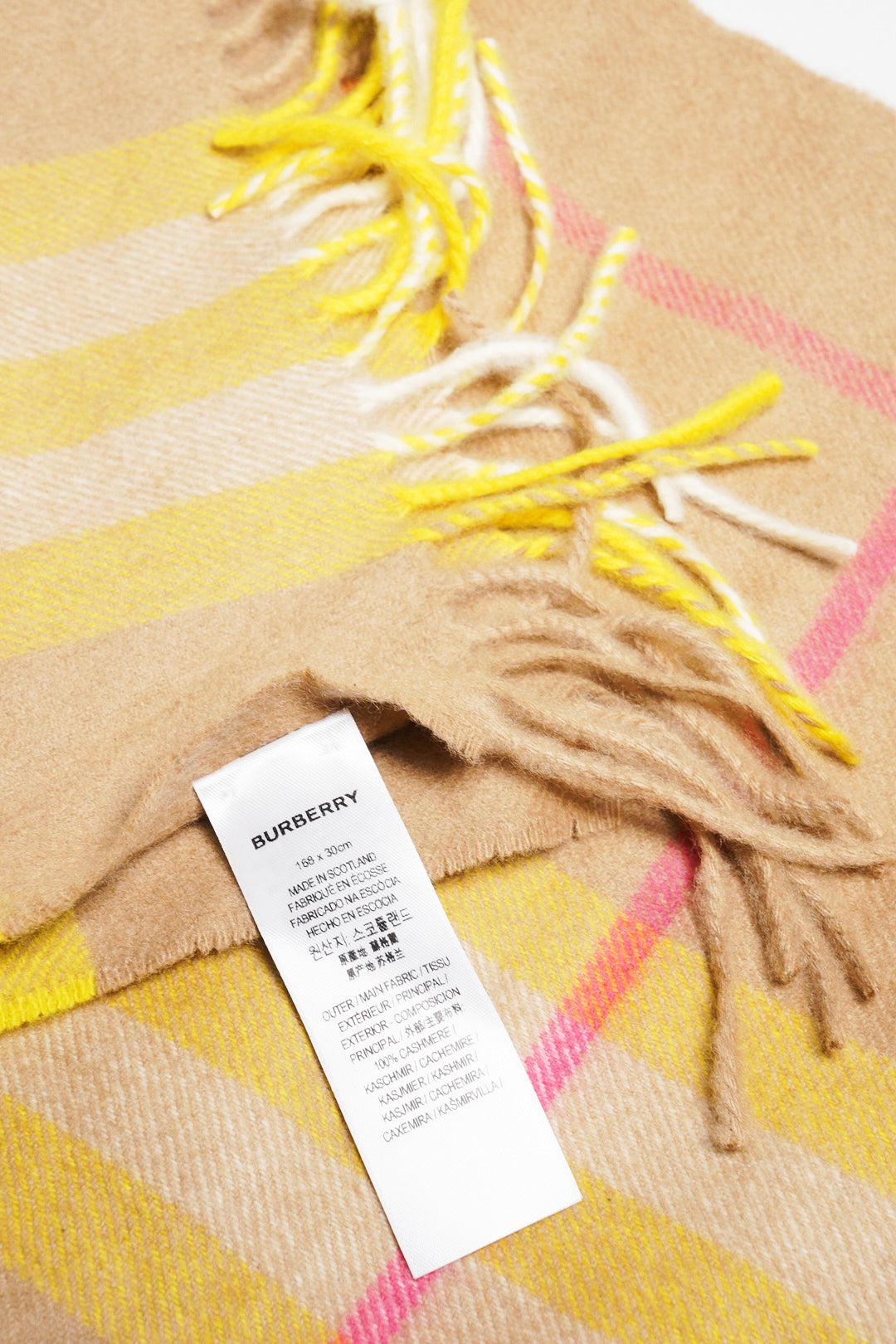 Burberry 經典格紋圍巾（奶茶格紋）