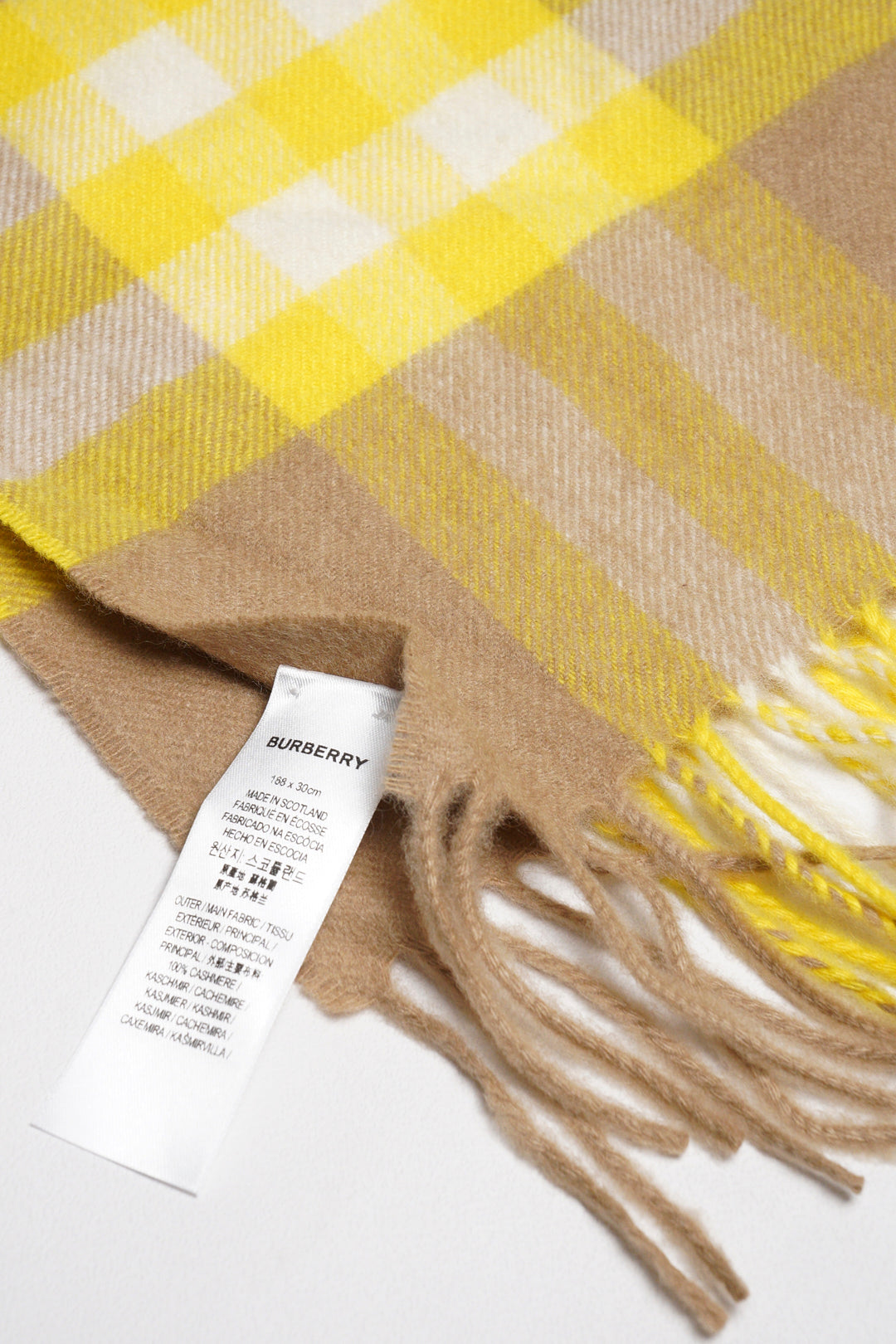 Burberry 經典格紋圍巾（奶茶格紋）