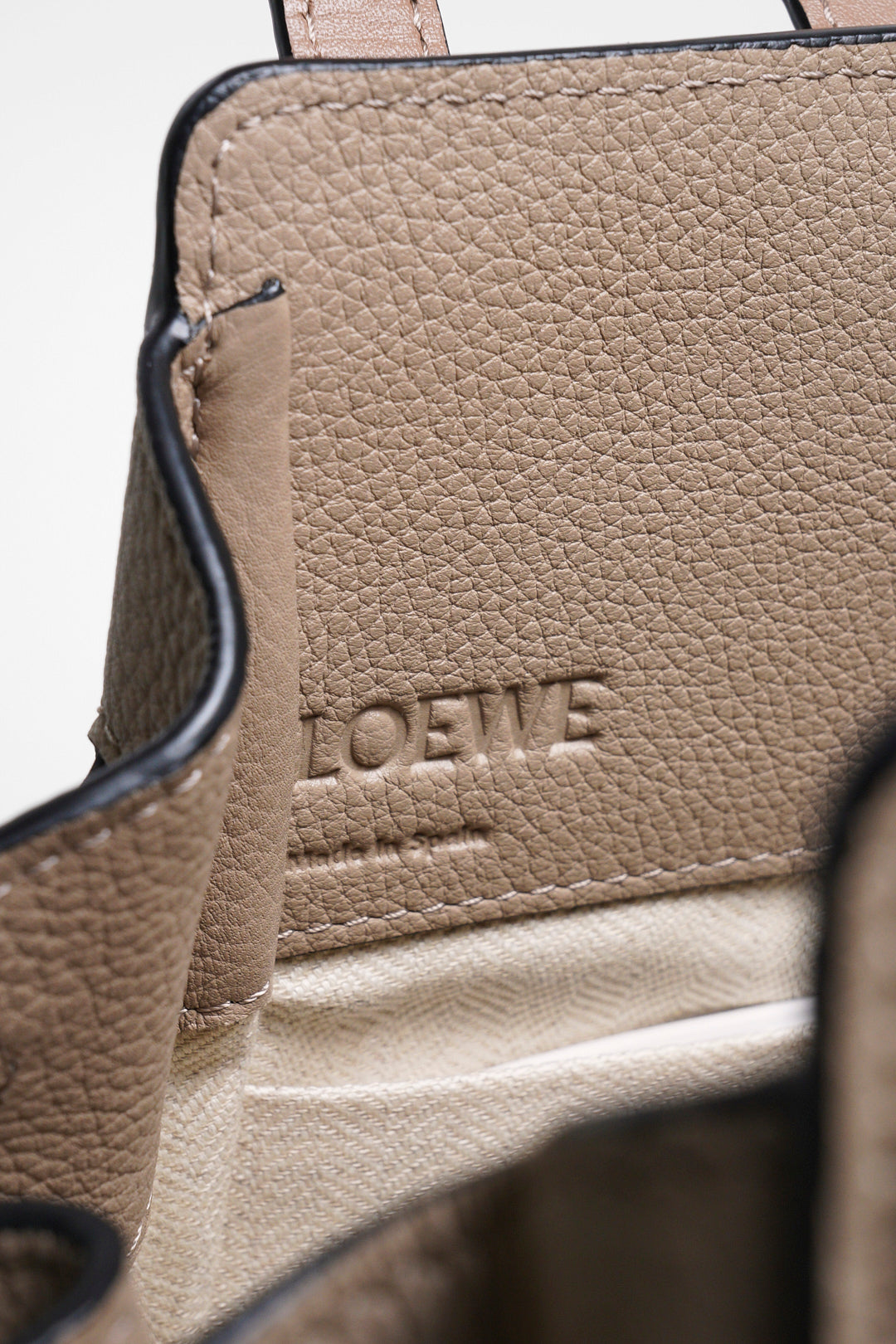 loewe mini hammock 吊床包 （沙色