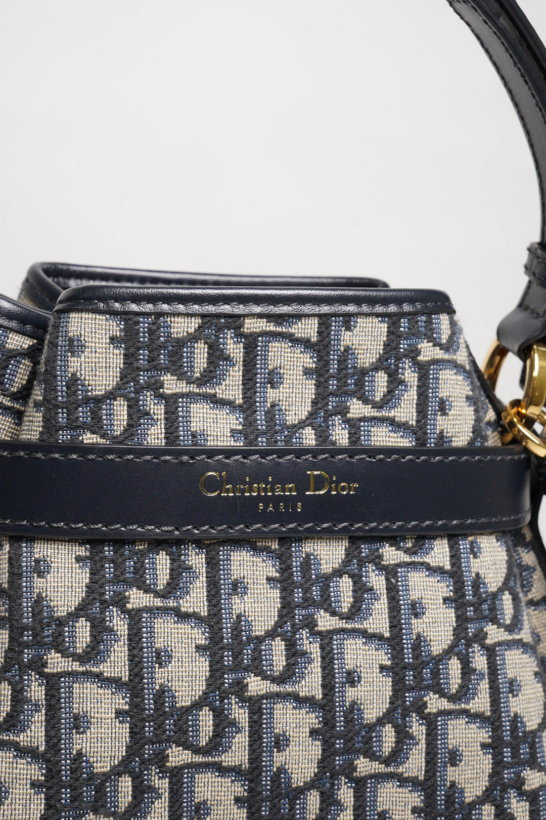 DIOR 藍色緹花布CEST DIOR 金釦二用水桶包 中號
