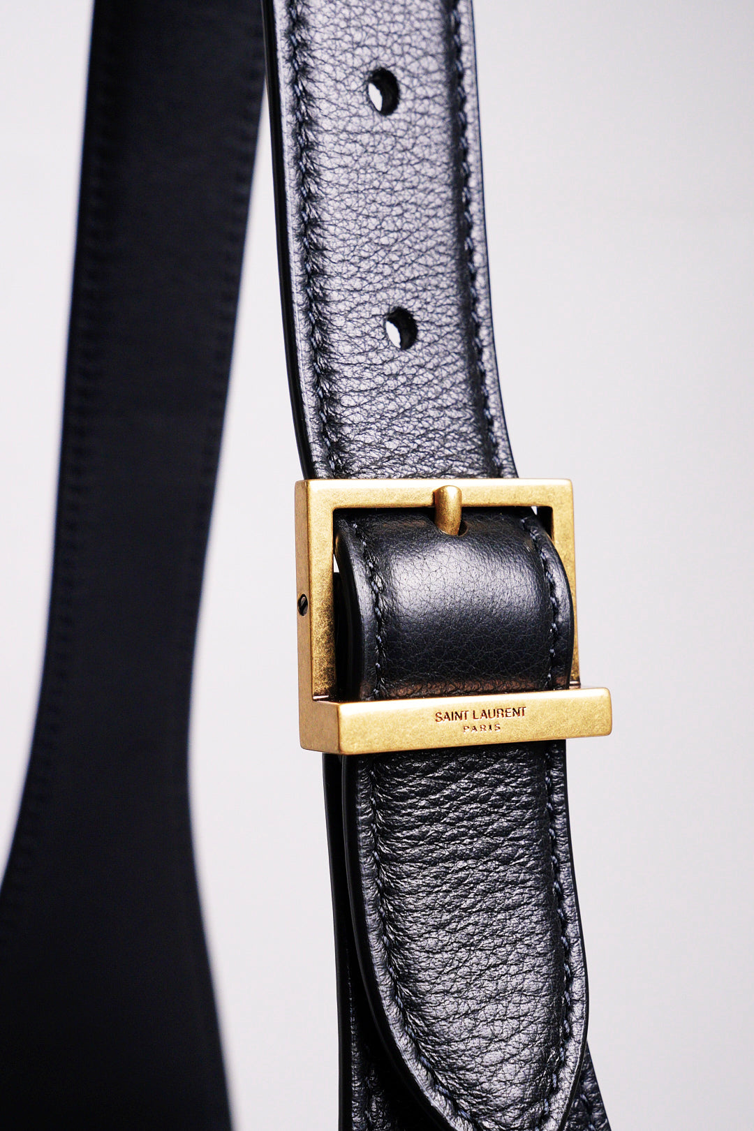 SAINT LAURENT HOBO小號黑色牛皮金扣肩背包 （包況佳）