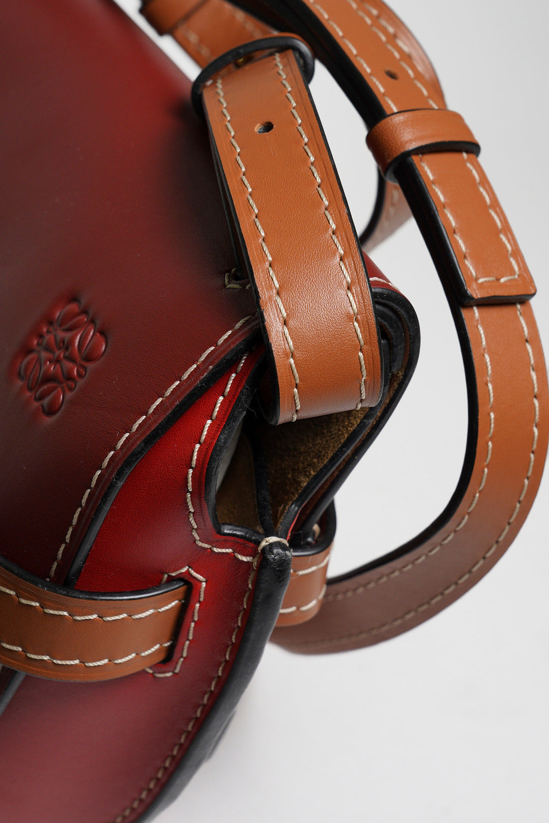 LOEWE GATE SMALL 撞色牛皮斜背包馬鞍包