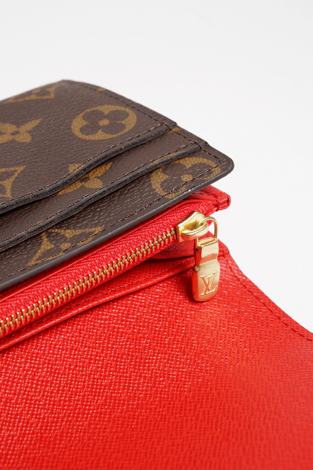 LOUIS VUITTON 老花長夾 Monogram帆布內裡拚色信封式長夾(紅色)