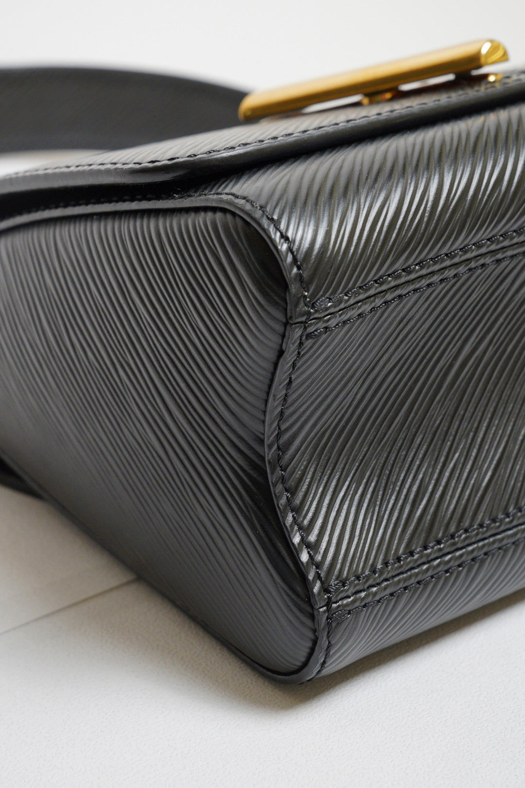 LOUIS VUITTON Twist - PM黑金