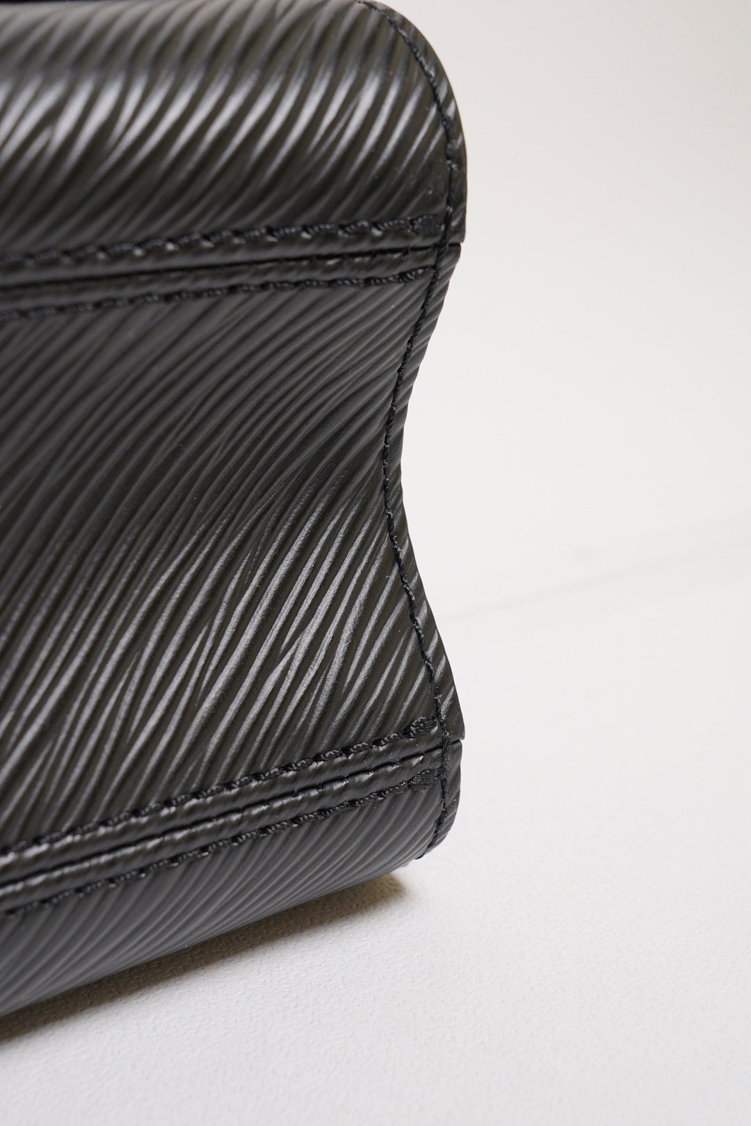 LOUIS VUITTON Twist - PM黑金