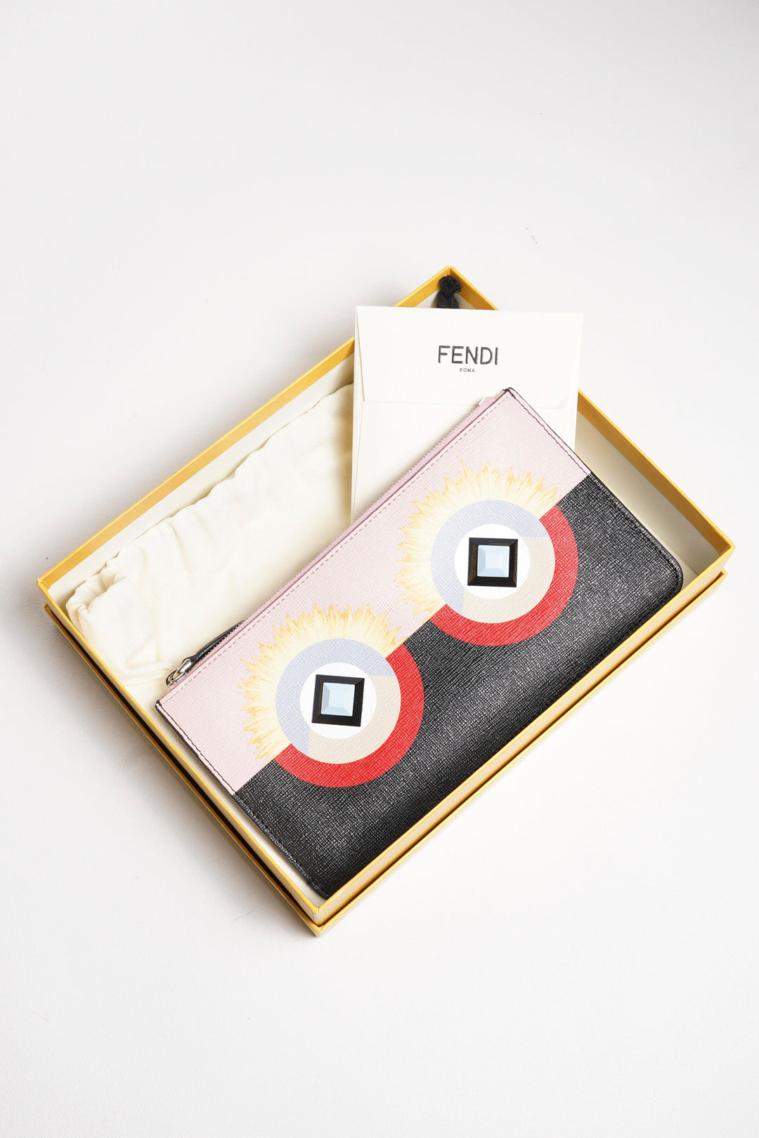 FENDI 限量版粉紅色皮革怪獸拉鍊手拿包