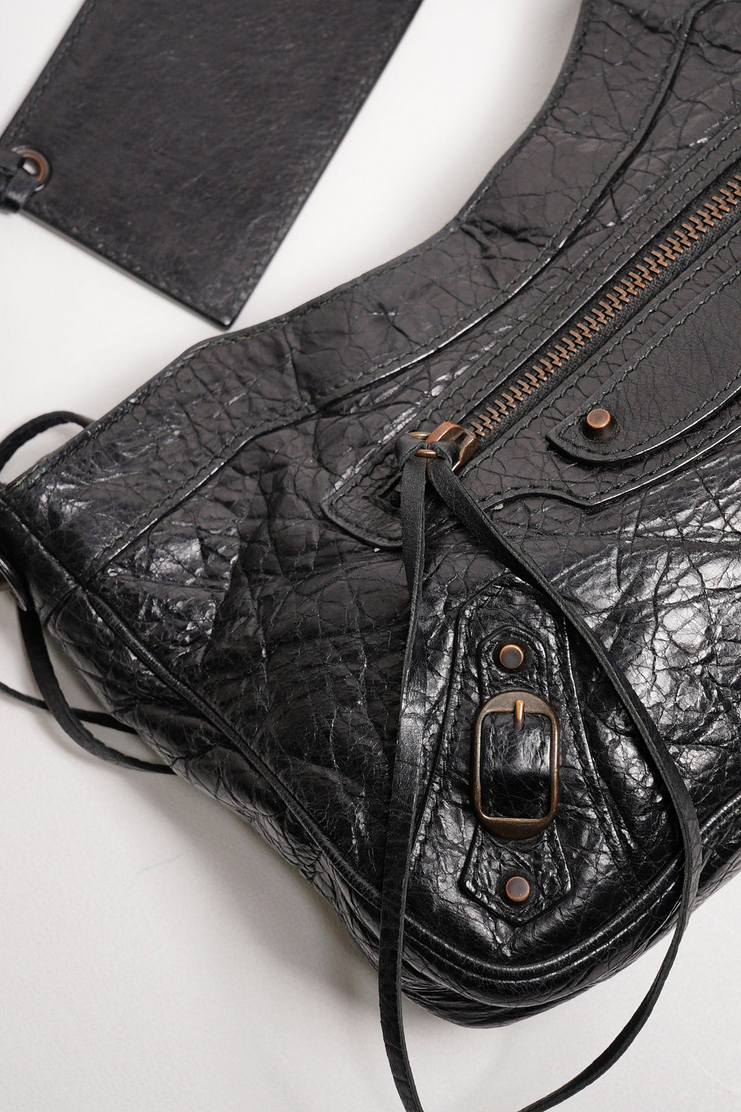 Balenciaga hip復古黑色羊皮斜背包