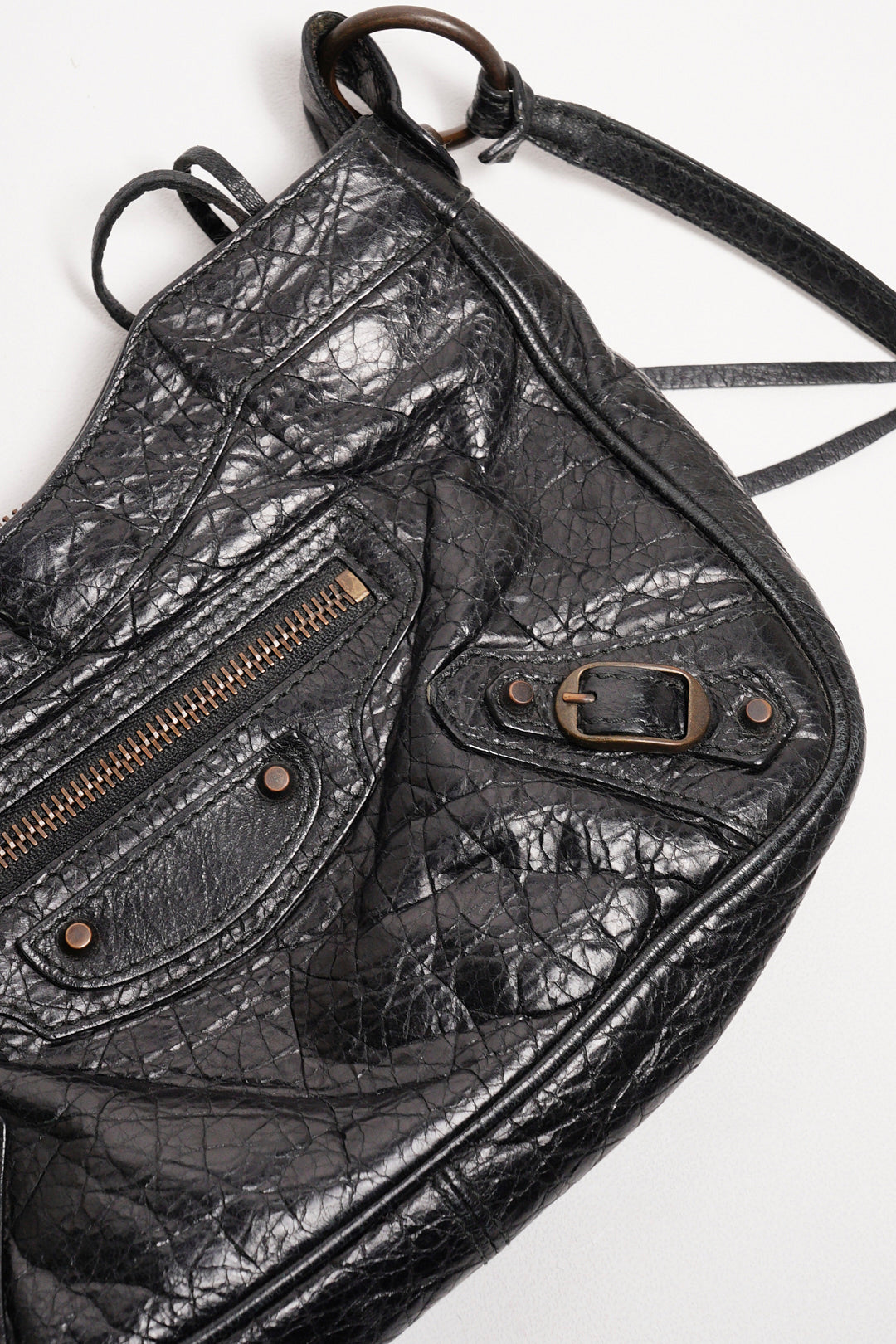 Balenciaga hip復古黑色羊皮斜背包