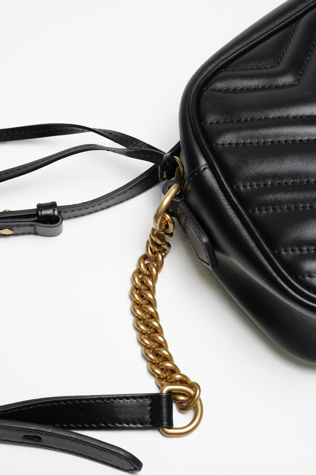 GUCCI Marmont 24相機包 黑金