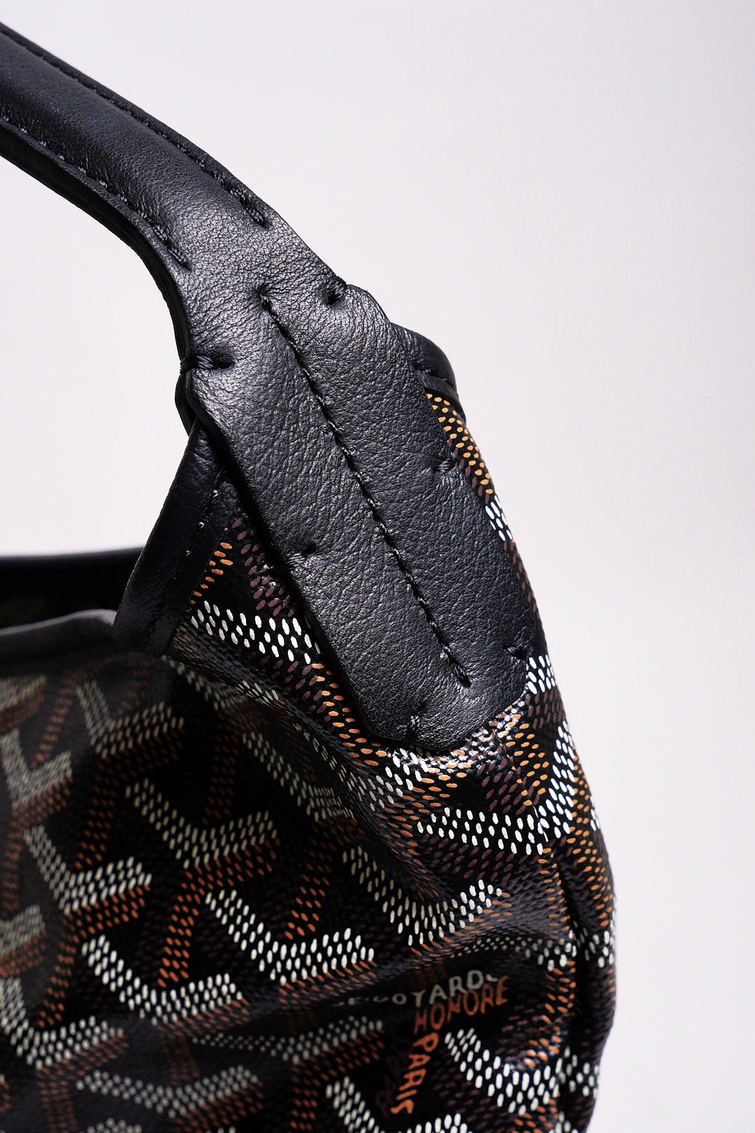 GOYARD  Boheme Hobo PM 塗層帆布圖騰肩背流浪包