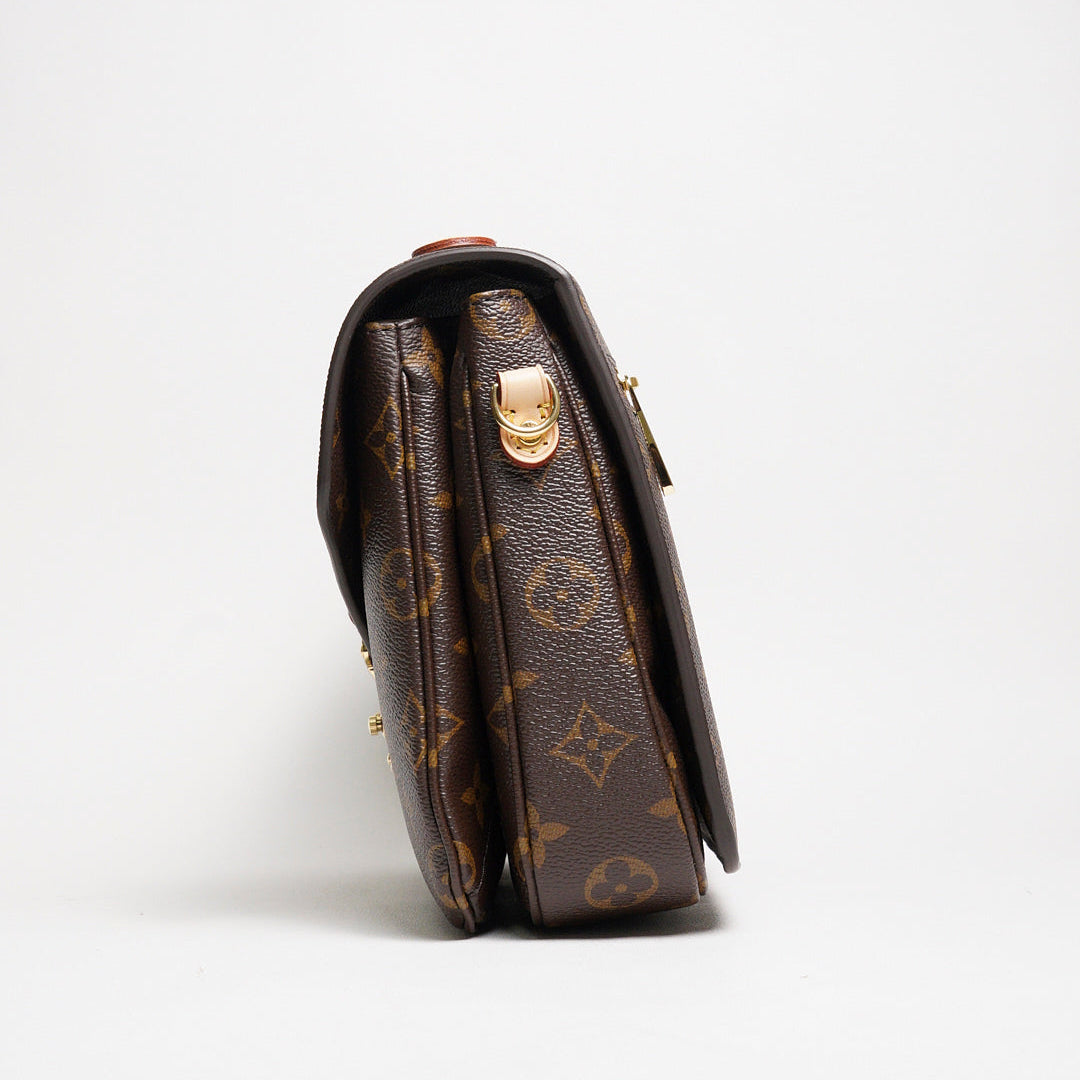 LOUIS VUITTON Pochette Métis