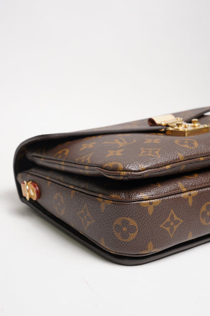LOUIS VUITTON Pochette Métis