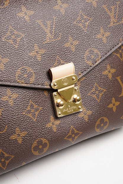 LOUIS VUITTON Pochette Métis