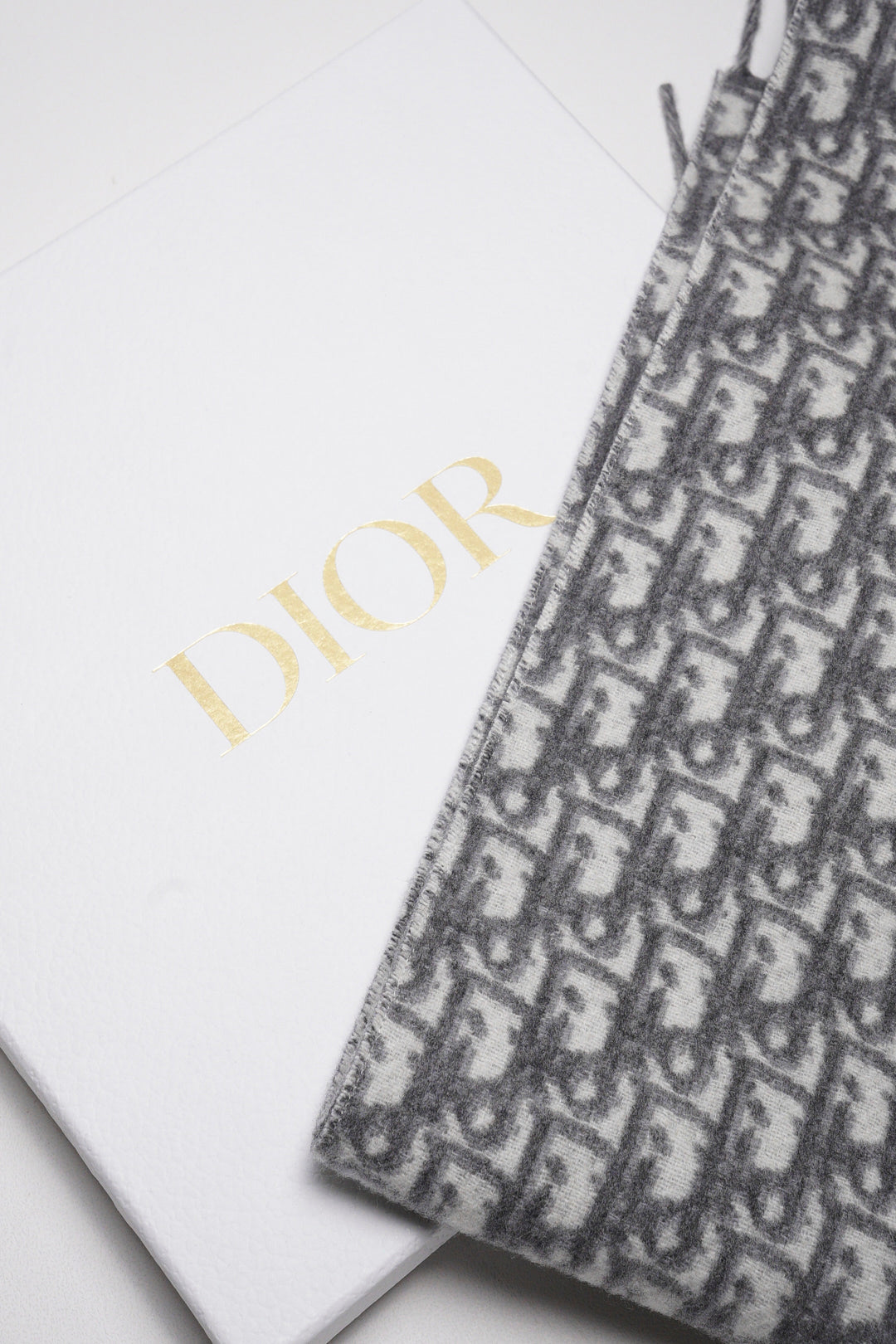 Dior 經典老花羊絨圍巾