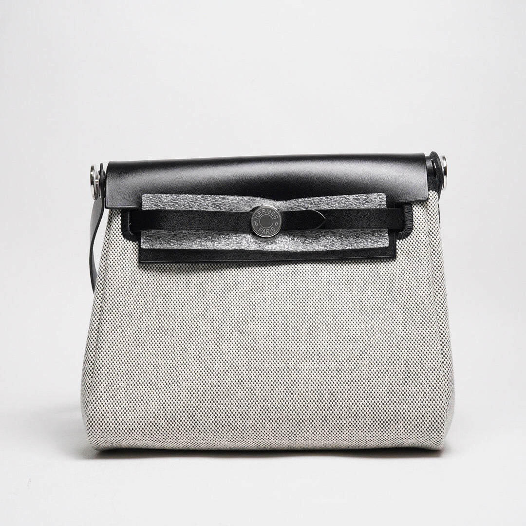 Hermes Mini herbag 斜背包 熊貓配色 銀扣（石板灰）K刻