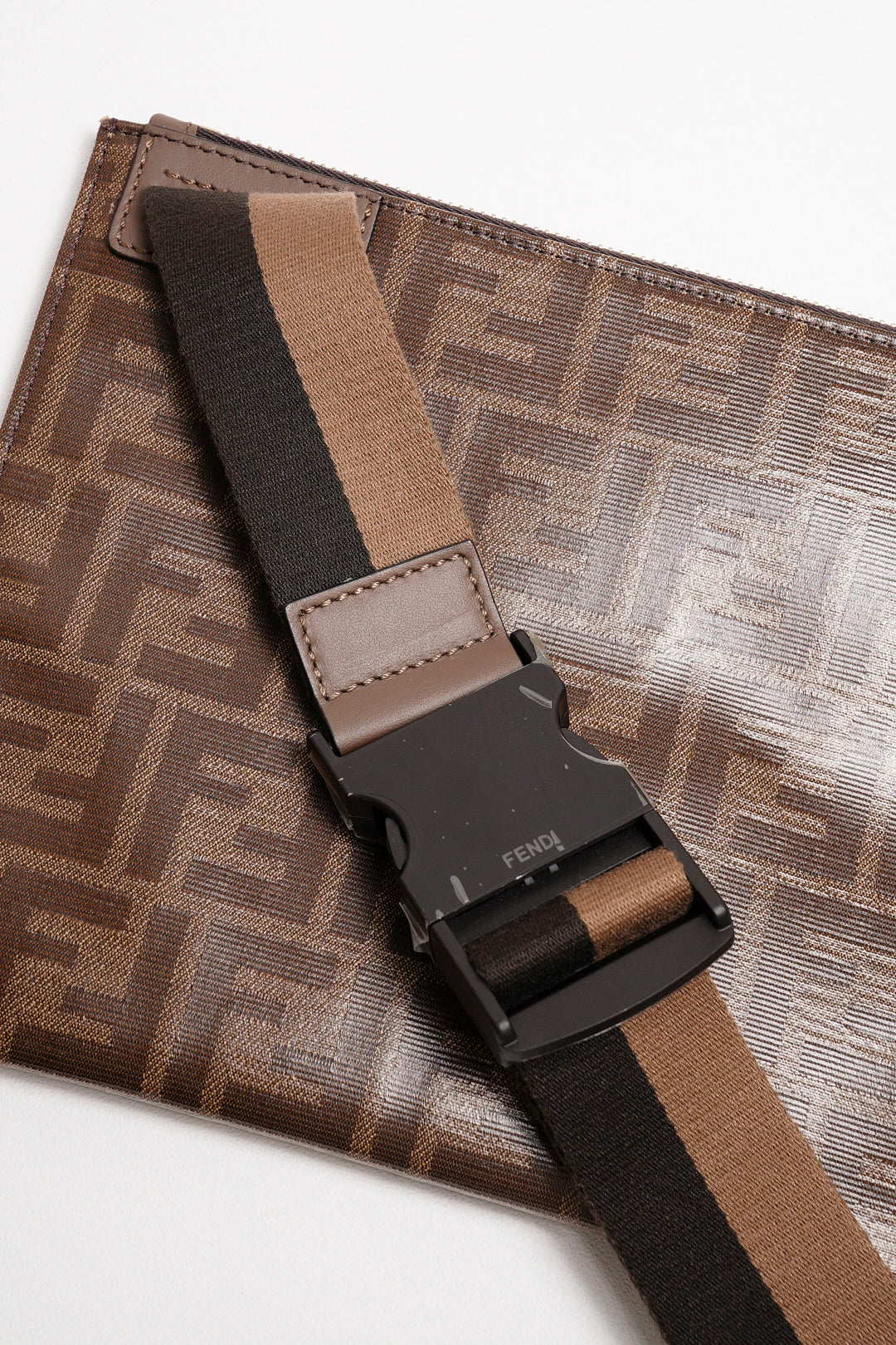 FENDI MONOGRAM斜背包