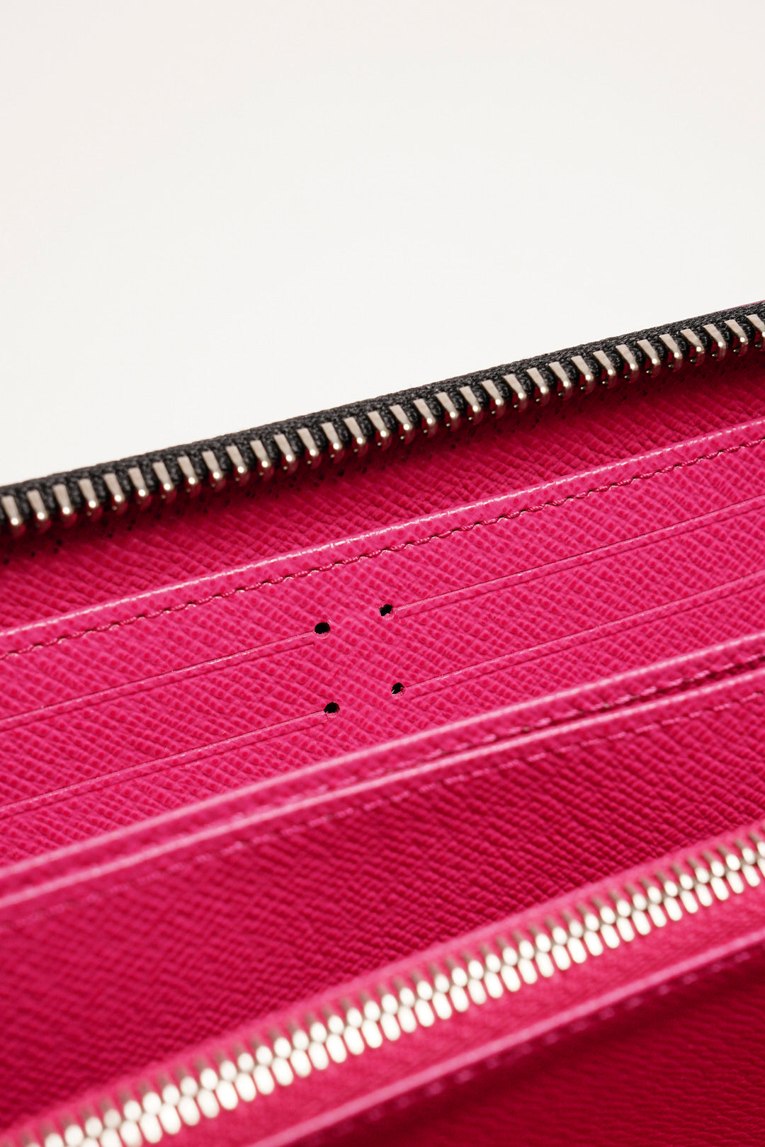 LOUIS VUITTON EPI水波紋長夾 ㄇ字型拉鏈長夾（黑色）