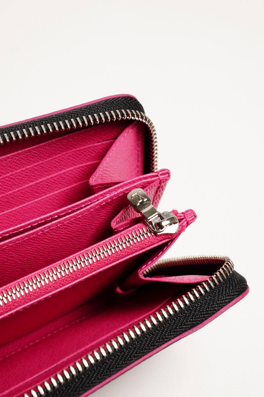 LOUIS VUITTON EPI水波紋長夾 ㄇ字型拉鏈長夾（黑色）