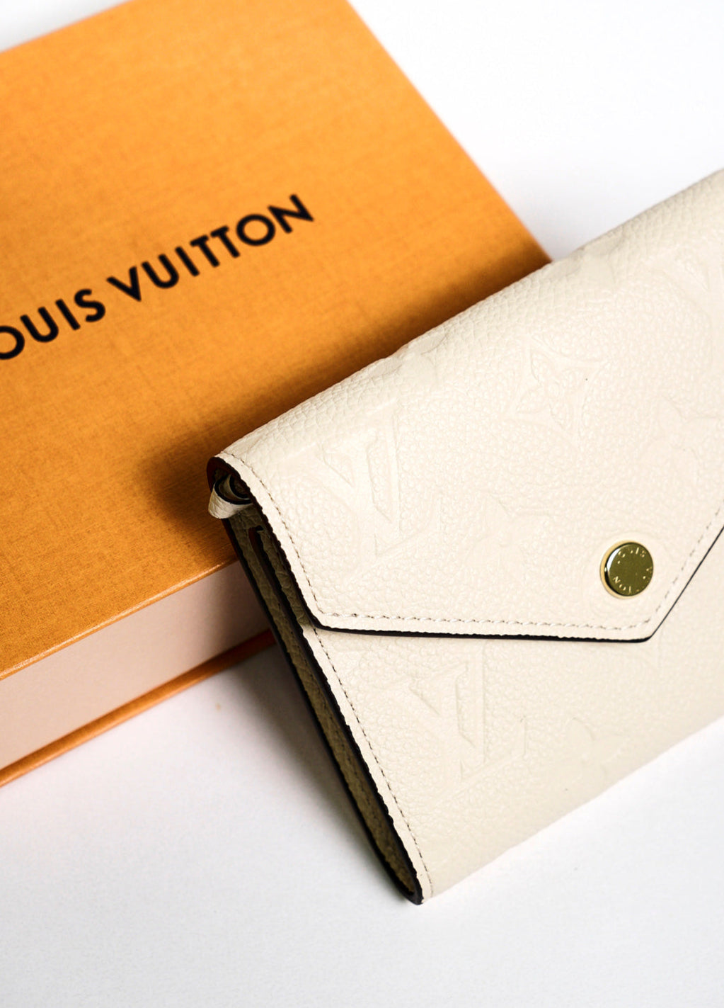 LOUIS VUITTON奶油色短夾（全新）